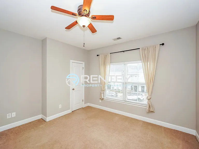 2506 Gallery Dr — Photo 15