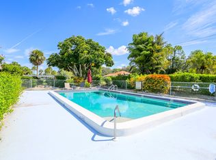 221 Cypress Way E APT 201, Naples, FL 34110