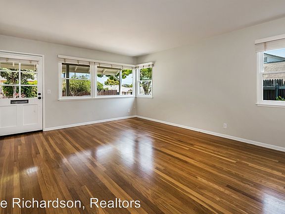 4th image of 261 Los Alamos Ave