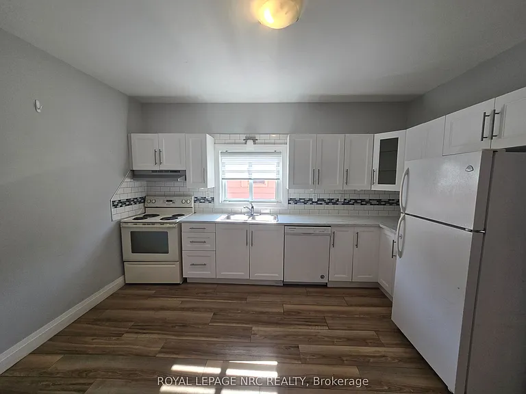 271 Emerick Ave #MAIN — Photo 5
