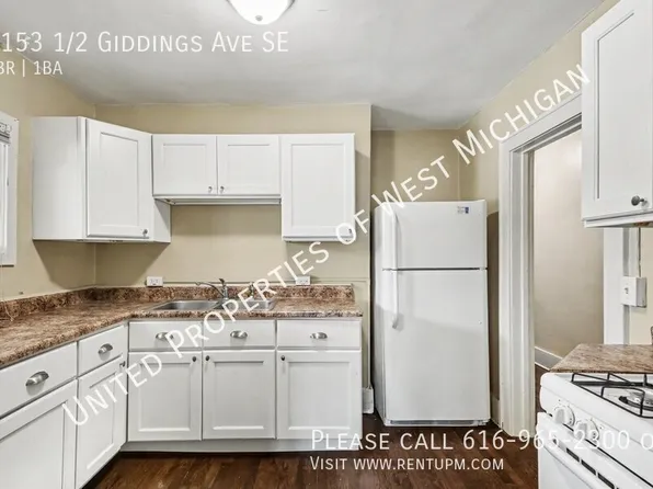 1153 1/2 Giddings Ave SE, Grand Rapids, MI 49506