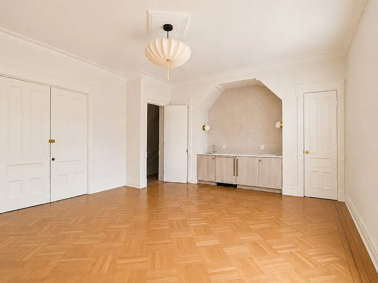 814 Putnam Ave #1 — Photo 12