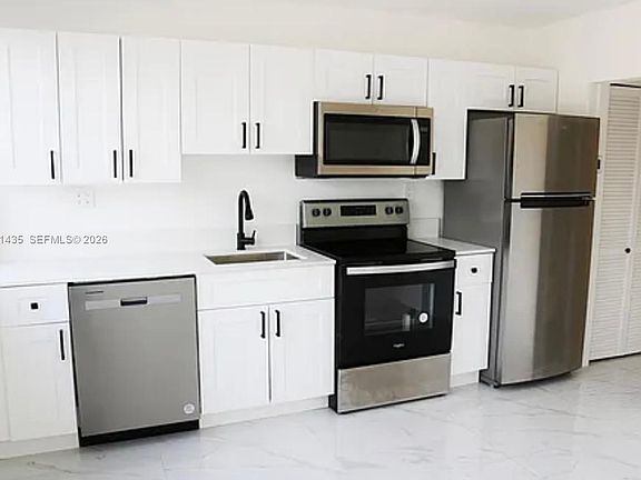 4th image of 1237 NW 33rd Ave