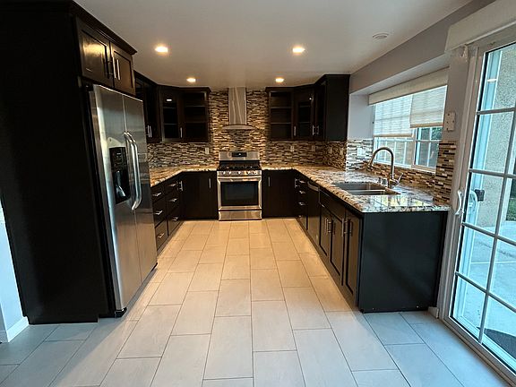 3rd image of 5216 Edgeware Dr