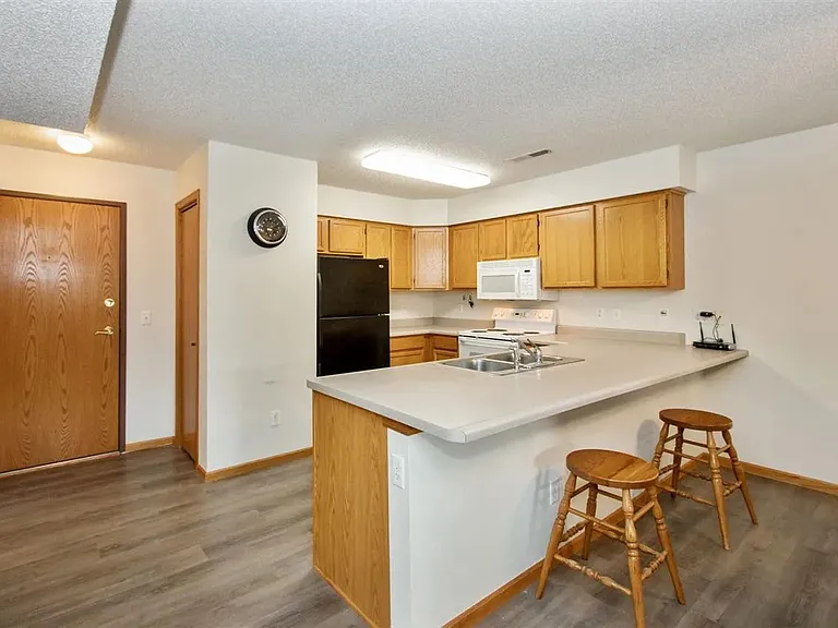 536 W Side Dr #536 — Photo 3