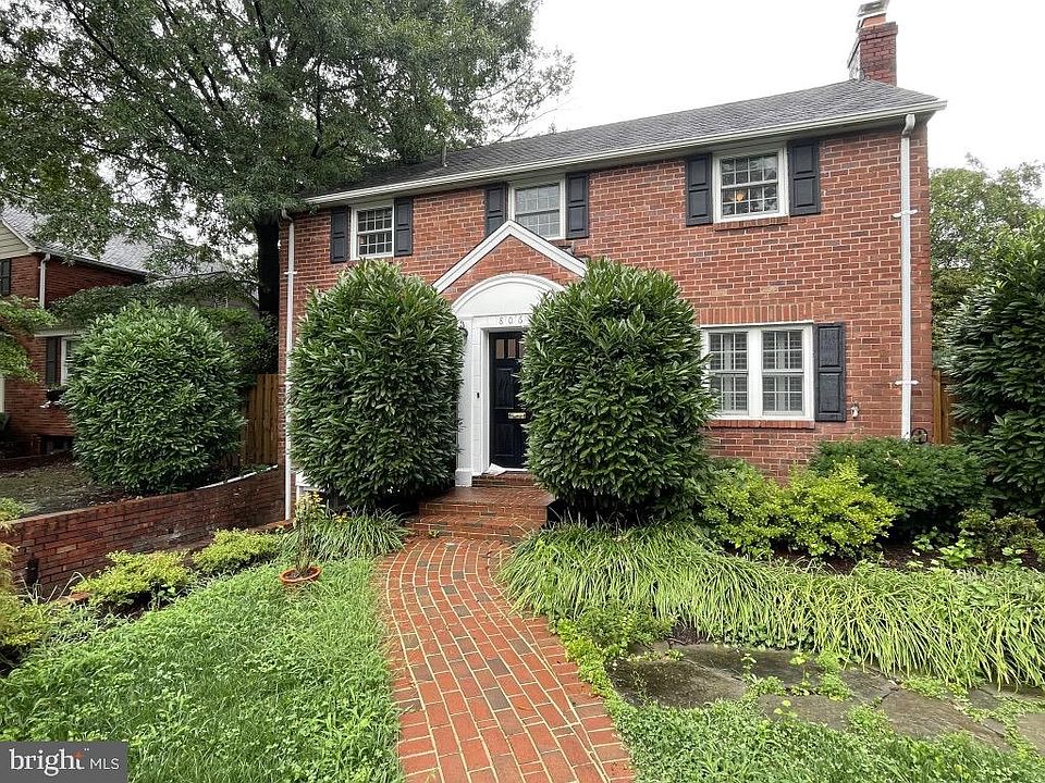 1st image of 806 N Overlook Dr