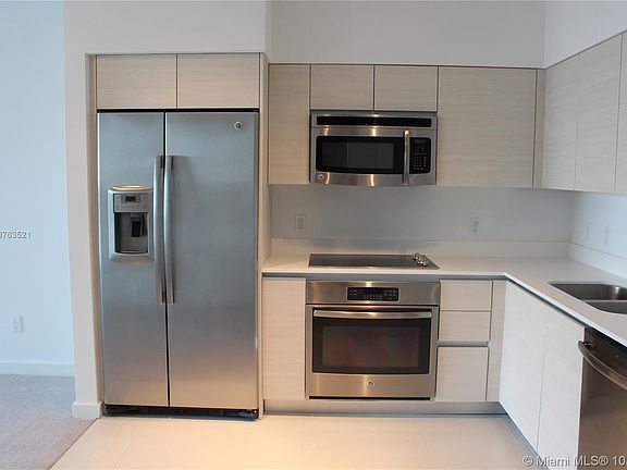 3rd image of 4250 Biscayne Blvd APT 805