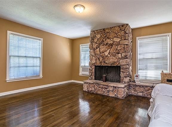 5th image of 3908 Trail Lake Dr