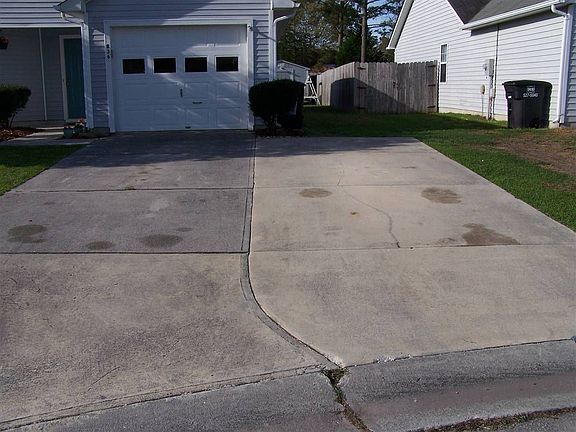 3rd image of 836 S Dogwood Ln