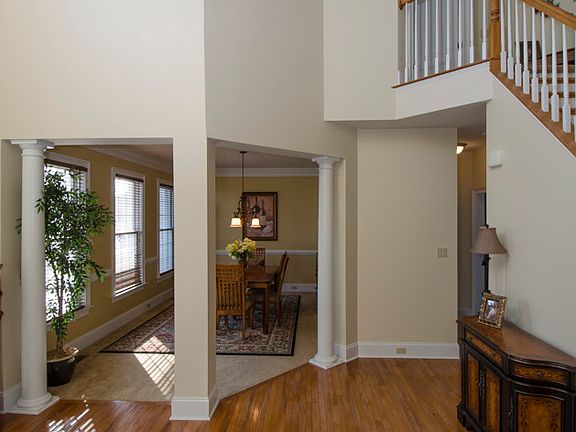 5th image of 111 Verdant Dr