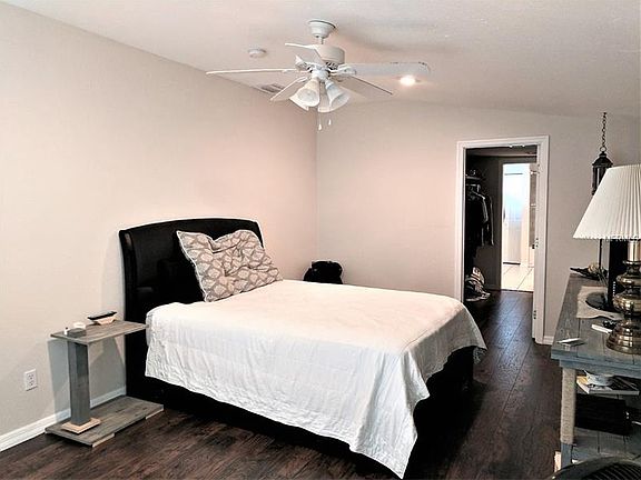 4th image of 3612 32nd St W