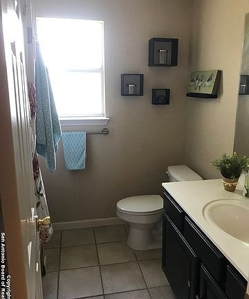 5th image of 306 Juniper St