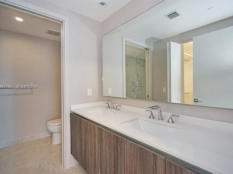 488 NE 18th St #1301 — Photo 6