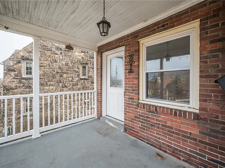 651 Royce Ave — Photo 2