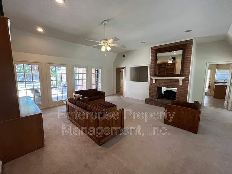 6700 N Kirby Oaks Cv — Photo 5