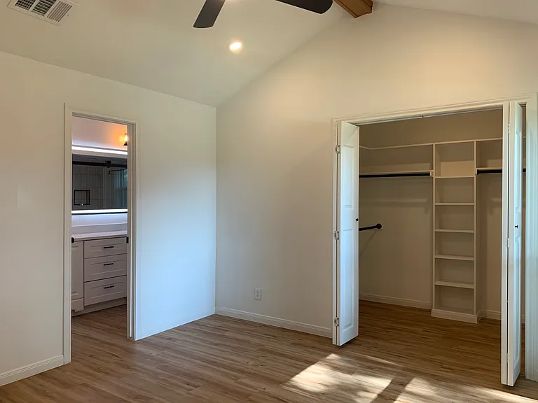 336 Lakewood Ct — Photo 16