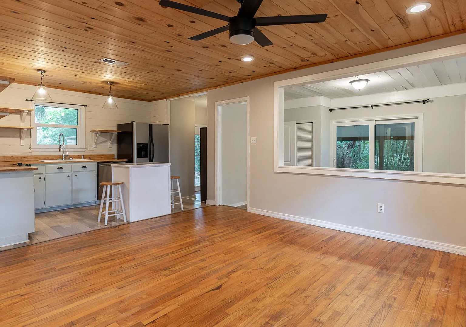 Charming 2-Bedroom Cottage Near Downtown Fairhope — Photo 4