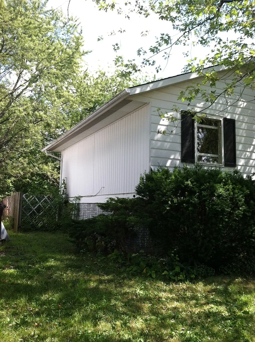 22123 E Churchill Dr photo 1