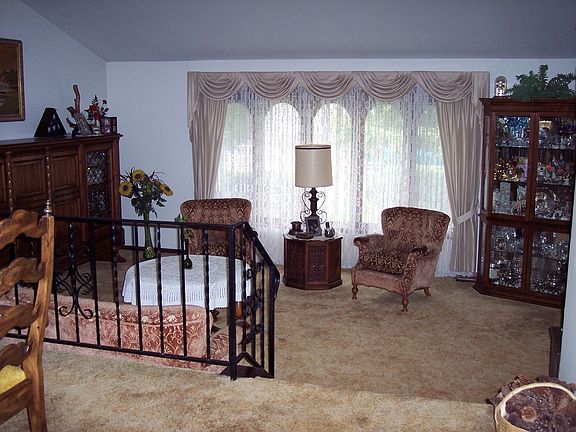 3rd image of 8737 W Vail Dr