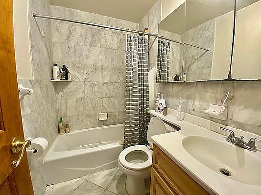 4th image of 244 W 109th St #2D