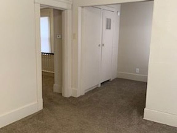 5th image of 504 Warren St
