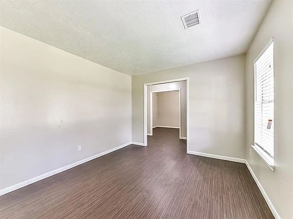 5th image of 4622 Linden Pl