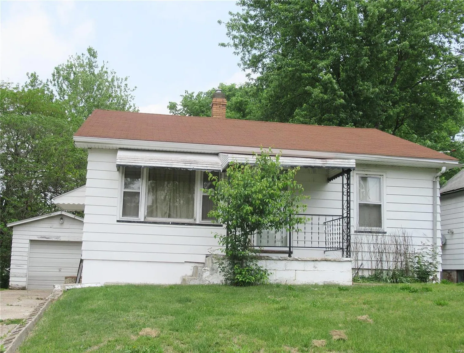 329 Garesche St photo 1