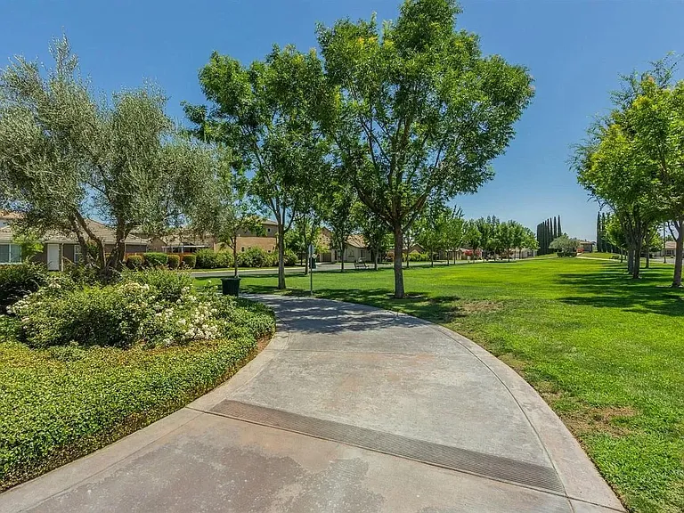 3921 W Payson Ave — Photo 41