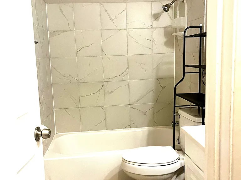 204 Crosswinds Dr — Photo 4