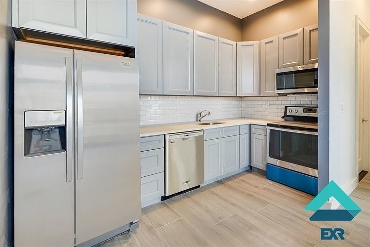 2nd image of 1823 Palmetto St #4A