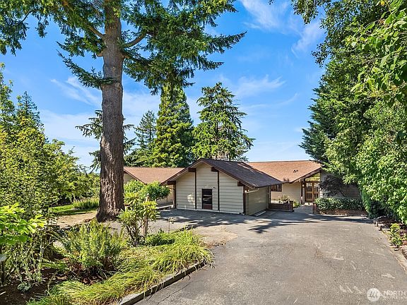 2nd image of 604 SW 206th Street