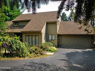 609 Beaumont Dr, Altoona, PA 16602