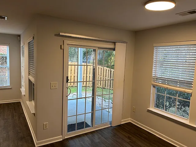 9037 Parlor Drive — Photo 3
