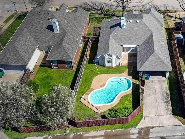 1196 Valley Oaks Dr, Lewisville, TX 75067