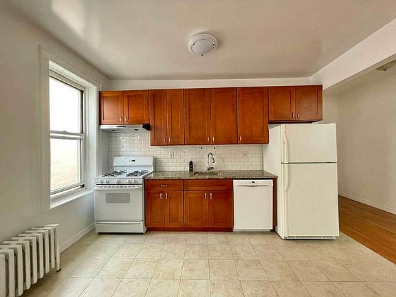 3rd image of 23-21 26th St #2A