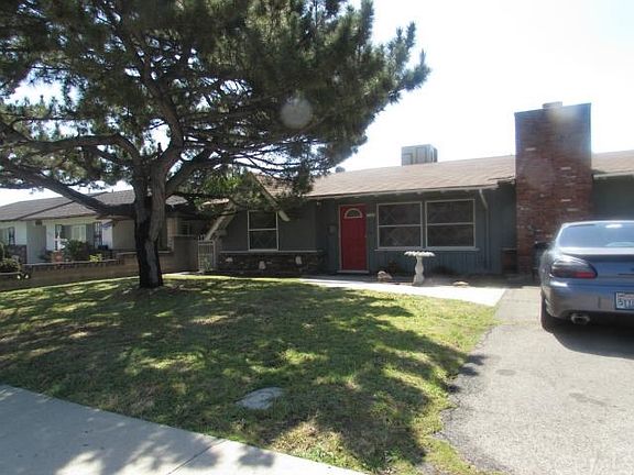 5th image of 1034 E Yale St