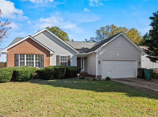 1025 Somerset Crossing Ln, Kernersville, NC 27284