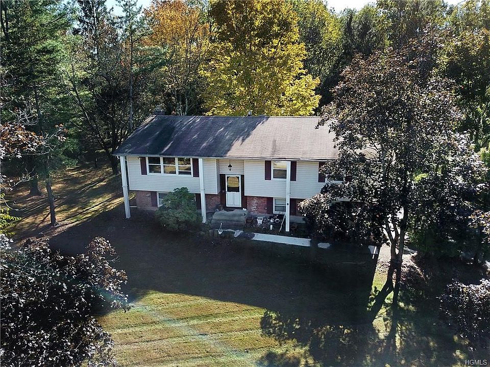1st image of 10 Derby Ln