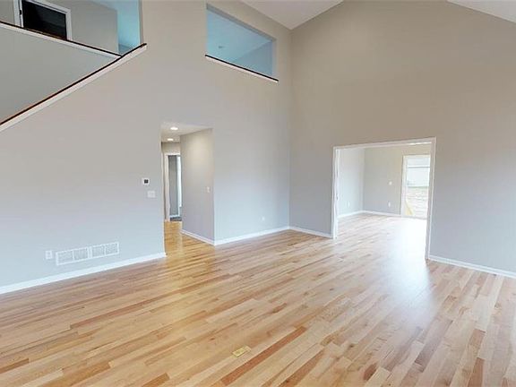 5th image of 41 Willowford Dr