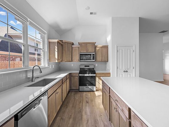 5th image of 80 Betsy Valley Dr