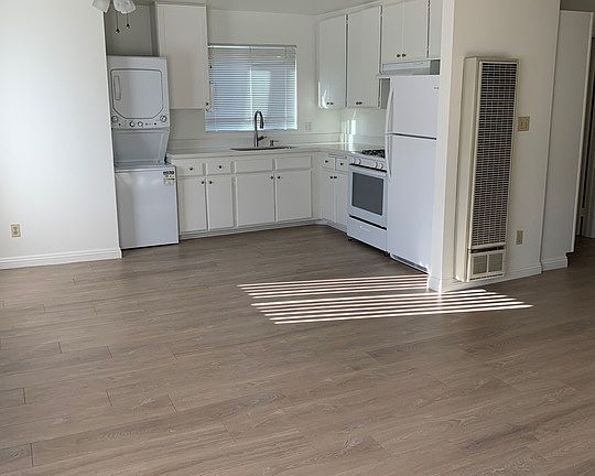 2nd image of 4942 Maplewood Ave