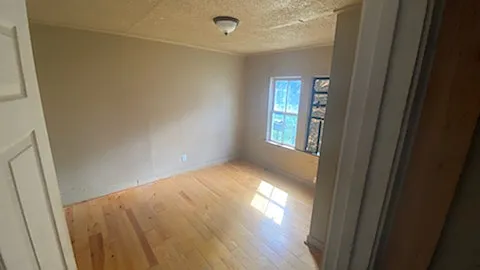 5112 Clayton Dr — Photo 6