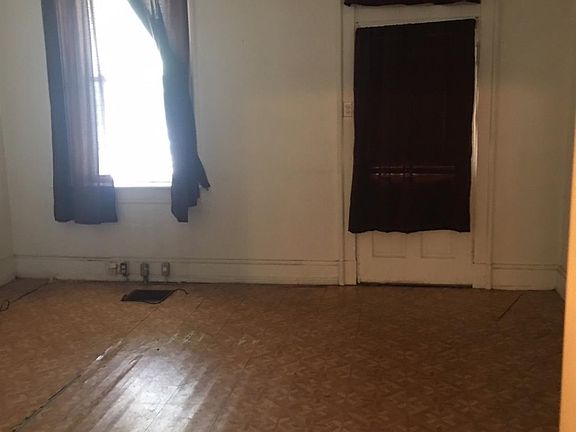 3rd image of 1801 Carll St