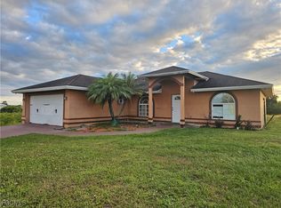 8016 Mangrove Cir, Labelle, FL 33935