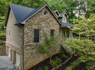 296 Lane Hollow Rd, Sevierville, TN 37876