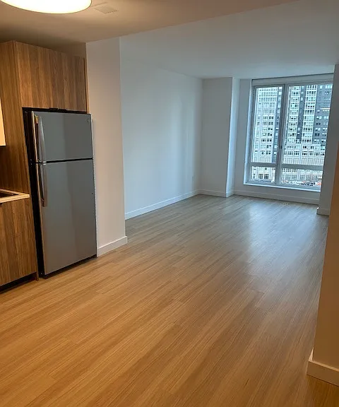 1-10 56th Ave #813 — Photo 1