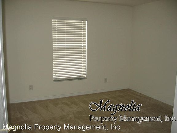 2nd image of 923 Cork Oak Ln