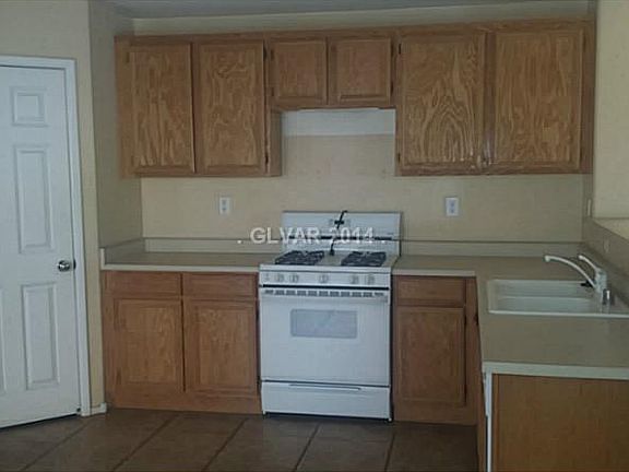 2nd image of 31 N Manor Hill Ave