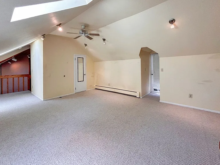 2890 Quay St — Photo 22