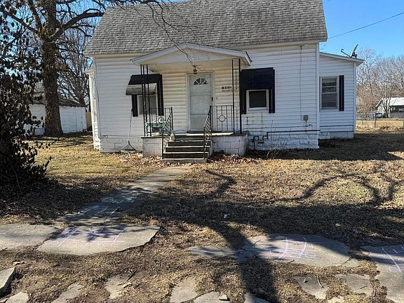 2nd image of 111 S 11th St